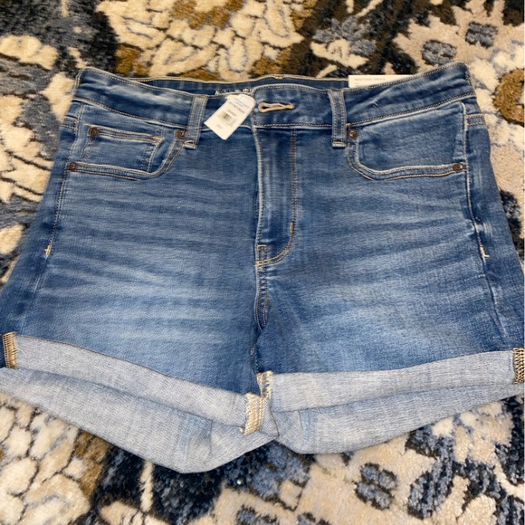 AE midi shorts with stretch - Picture 1 of 3